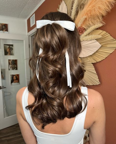 For the girly girls 🎀 these silky hair of my dreams! Loved doing this half up style with loose waves and my favorite accessory, a BOW! Also I am convinced I need curtain bangs like this pronto 🤩 Curtain Bangs Half Up Half Down, Hair And Makeup Artist, Curtain Bangs, Silky Hair, Loose Waves, Half Up Half Down, Artist On Instagram, Half Up, Girly Girl