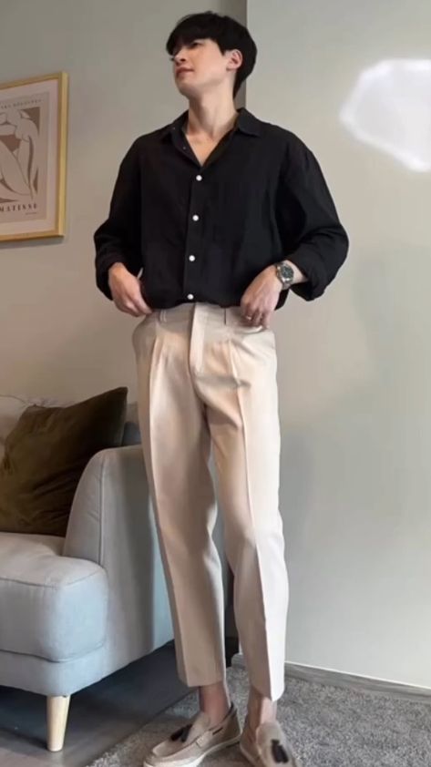 Korean Khaki Pants Outfit Men, Relaxed Shirt Outfit Men, Beige Pants Outfit Men Formal, Korean Pants Outfit Men, Lecture Fits, Jonah Core, Khaki Pants Outfit Men, Outfit Kantor, Japan Men Fashion