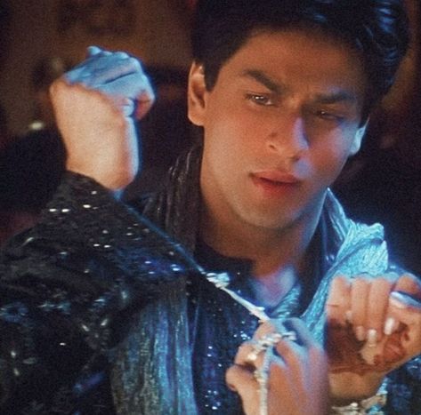 Vintage Bollywood Aesthetic, South Asian Aesthetic, 90s Bollywood Aesthetic, Desi Love, Retro Bollywood, 90s Bollywood, Vintage Bollywood, Indian Aesthetic, Shah Rukh Khan