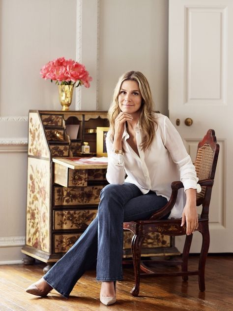 Erin Lauder Style, Aerin Lauder Style, Environmental Headshots, Places In New York City, Classy Attire, Aerin Lauder, Brand Shoot, Places In New York, Nicky Hilton