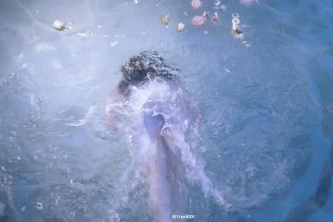 https://blog.kakaocdn.net/dn/vL81j/btsludESuyV/jhNDk9Z50VZENVmEIjRS01/img.gif Blue Kpop Gif, New Jeans Gif, Mermaid Gif, Ocean Gif, Widget Ideas, Hanni Pham, Mermaid Aesthetic, Banner Gif, Chinese Zodiac Signs