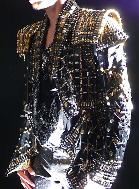 Zaldy for Michael Jackson, costume change for 'Black or White' set for This Is It tour.  10 lbs of studs. Michael Jackson Wallpaper, Photos Of Michael Jackson, Joseph Jackson, Loretta Lynn, Alan Jackson, Michael Jackson Pics, King Of Pop, Paris Jackson, Marina And The Diamonds