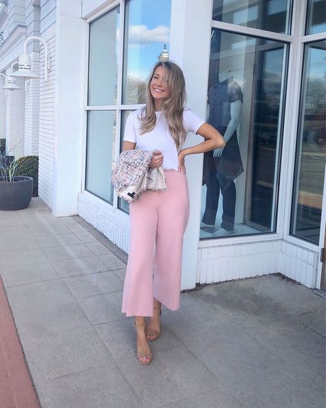 Pale Pink Pants Outfit Work, Pale Pink Pants Outfit, Blush Pink Pants Outfit, Pink Teacher Outfit, Pink Wide Leg Trousers Outfit, Dusty Pink Pants Outfit, Wide Leg Pink Pants Outfit, Pink Wide Leg Pants Outfit, Pink Pants Outfit Work