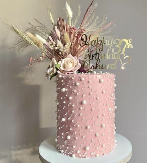 2024 Birthday Cake Trends, 60th Bday Cake For Mom, Pretty Cakes For Women Birthdays, Cakes 21st Birthday, 60th Birthday Cake For Mom, Elegant 21st Birthday, Birthday Cake For Women Elegant, Modern Birthday Cakes, Birthday Cake For Mom