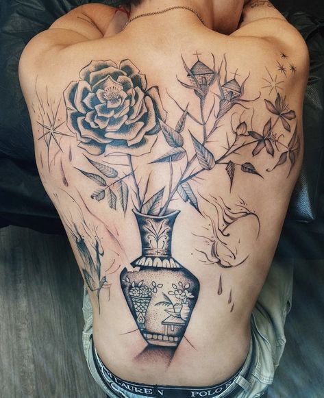 Vase Back Tattoo, Minimalist Tattoo Ideas, Traditional Tattoo Designs, Flower Tattoo Back, Forearm Tattoo Women, Tattoo Style Drawings, Back Tattoo Women, Jewelry Tattoo, Time Tattoos