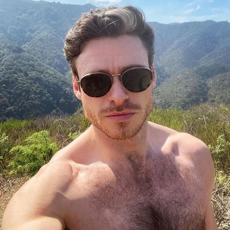 🐈‍⬛ on Twitter: "if barry keoghan can be druig and the joker at the same time….… " Richard Madden Shirtless, Handsome Male Models, Scottish Actors, Professional Men, Richard Madden, Round Sunglass Men, Cookies Et Biscuits, A Man, Mens Sunglasses