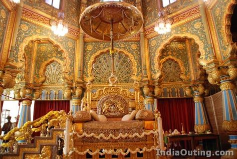 Mysoor Palace golden throne Golden Throne, Egyptian Clothes, King On Throne, Indian Interior Design, Mysore Palace, India Architecture, Lord Wallpapers, Shiva Lord, Indian Interiors