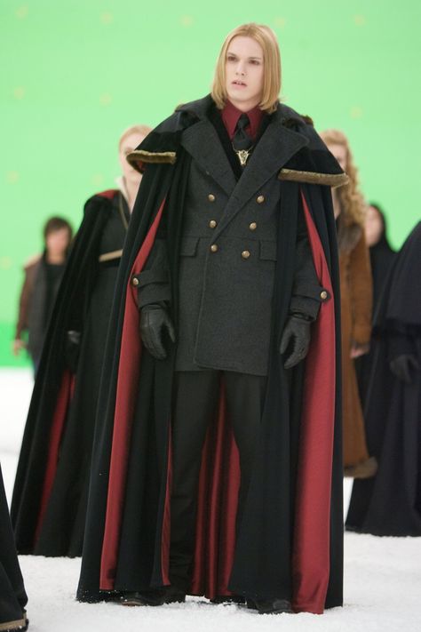 Volturi Outfits, Caius Volturi, Twilight Outfits, Twilight Saga New Moon, Jamie Bower, Twilight Saga Series, Twilight Cast, Twilight Breaking Dawn, Twilight Photos