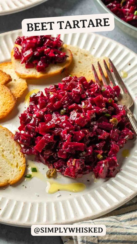 Beetroot Tartare, Beet Tartare, Tartare Recipe, Root Vegetables Recipes, Beetroot Recipes, Raw Beets, Fancy Appetizers, Dairy Free Dinner, Vegetarian Dish