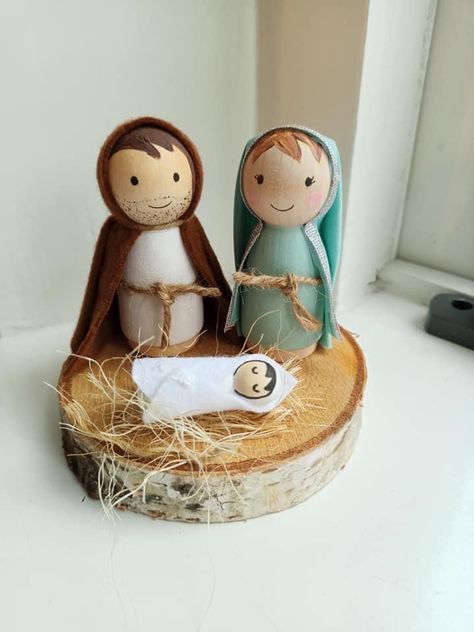 Peg People Nativity Diy, Peg Nativity Diy, Wood Peg Nativity, Peg Dolls Nativity, Peg Doll Nativity Diy, Pegdoll Nativity, Christmas Peg Doll Ideas, Baby Jesus Crafts, Peg Dolls Christmas