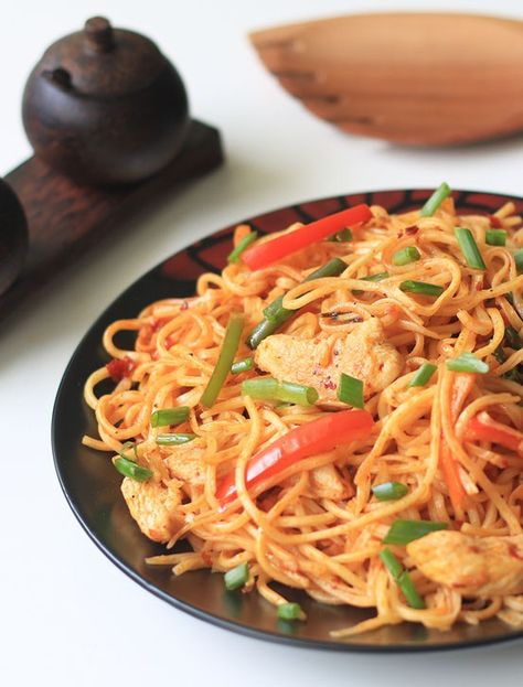 Chicken Schezwan Noodles - Indo-Chinese Recipe - The Indian Claypot Chicken Schezwan, Chicken Noodles Recipe, Schezwan Chicken, Schezwan Noodles, Szechuan Chicken, Indo Chinese Recipes, Veg Restaurant, Chinese Recipe, Chicken Noodles