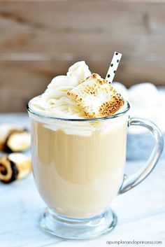 Caramel Marshmallow Latte Marshmallow Latte, Flavored Coffee Recipes, Keurig Coffee Recipes, Fall Coffee Recipes, Coffee Recipes Hot, Seasonal Drinks, Latte Recipe, Winter Drinks, Coffee Creamer