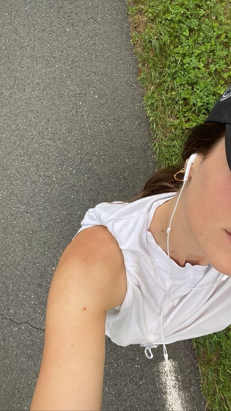 Run Aesthetic, Aesthetic Running, Running Pictures, 10k Steps, Nutrition And Mental Health, Endurance Workout, Sports Aesthetic, Runner Girl, Running Inspiration