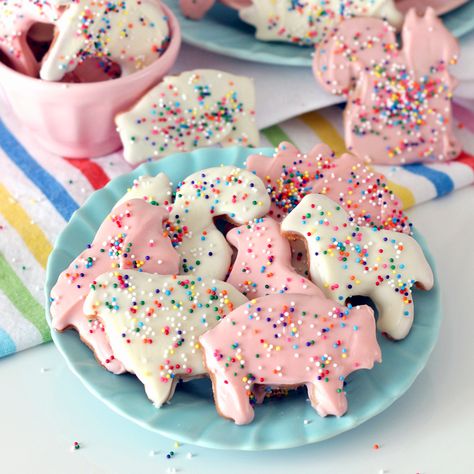 Frosted Animal Cookies Animal Crackers Recipe, Animal Cookies Recipe, Frosted Animal Cookies, Frosted Animal Crackers, Unique Ingredients, Dessert Treats, Crackers Recipe, Family Snacks, Chocolate Wafers