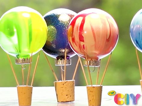 Hot Air Balloon Decorations Diy, Air Balloon Craft, Diy Hot Air Balloon, Hot Air Balloon Decor, Air Balloon Decor, Crayola Crafts, Balloon Craft, Hot Air Balloon Wedding, Hot Air Balloon Craft