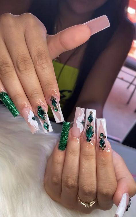 Nails Acrylic With Diamonds Short, Emerald Nails Acrylic Coffin, Emerald Nail Ideas Acrylic, Green Nails Acrylic Emerald, Emerald Green Acyrilics Nails, Green Long Acrylic Nails With Diamonds, Emerald Green French Tip Nails With Rhinestones, Emerald Green Bling Nails Short, Pink And Emerald Green Nails