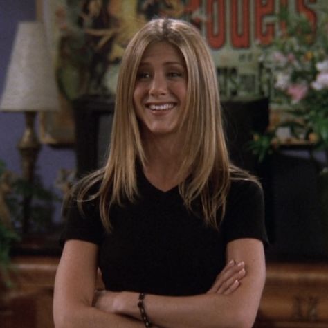 rachel in 6x04 of friends, jennifer aniston, the one where joey loses his insurance Jennifer Aniston In Friends, Jennifer Aniston Jewelry Necklaces, Friends Jennifer Aniston, Jennifer Aniston 90s, Jenifer Aniston, Jen Aniston, The One Where, Rachel Green, Jennifer Aniston