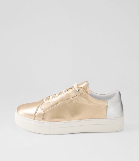 Refresh your weekend edit with these casual leather sneakers by Diana Ferrari. A classic style that evokes minimalist chic, JIMSOE seamlessly pairs with almost any outfit. Rose Gold Lights, Minimalist Chic, Gold Light, Leather Sneakers, Ferrari, Classic Style, Rose Gold, Sneakers, Silver