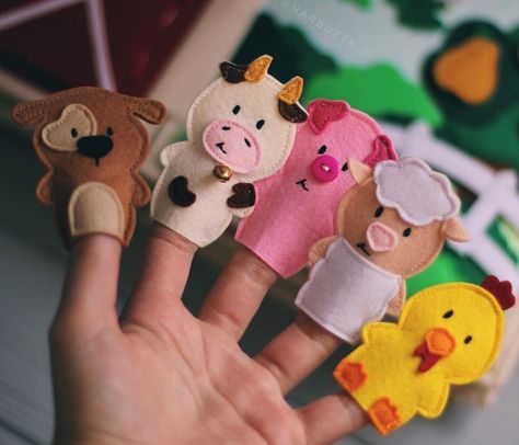 Felt Animal Finger Puppets, Finger Puppet Animals, Libro Sensorial Ideas Moldes, Sensory Books For Babies, Finger Puppet Patterns, Felt Puppets, Baby Quiet Book, Felt Finger Puppets, Baby Toys Diy