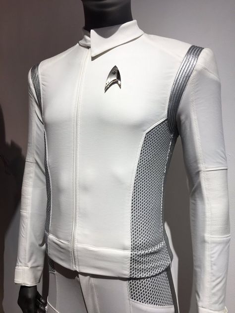 Space Uniform, Star Trek Outfits, Star Trek Fashion, Sci Fi Uniform, Star Trek Costume, Star Trek Uniforms, Film Star Trek, Trend Board, Chef Uniform