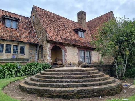 This is the old farm house of the european settler 'Newbiggin', now owned & occupied by the late J.M Kariuki's family. Colonial Farmhouse, European House, Old Farm Houses, Old Farm, Colonial House, Kenya, The Old, Old Things, Farmhouse