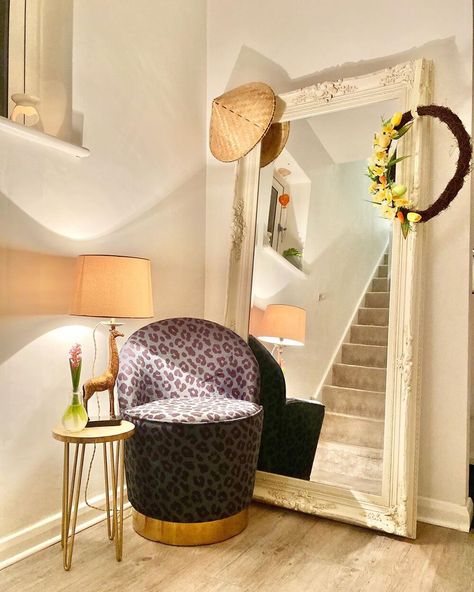 20 Hallway, Stairs and Landing Ideas | Fifi McGee | Interiors + Renovation Blog Landing Ideas Upstairs Wallpaper, Full Body Mirror Bedroom Ideas, Full Body Mirror Bedroom, Full Length Mirror Decor Ideas, Mirror Over Bed, Stairs And Landing Ideas, Hallway Stairs And Landing, Stairs And Hallway Ideas, Upstairs Landing