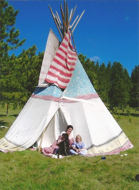 Make a teepee from Home Depot canvas, fits 6 people! Teepee Tutorial, Teepee Outdoor, Teepee Pattern, Diy Teepee Tent, Diy Teepee, Large Backyard Landscaping, Build A Playhouse, Teepee Kids, Teepee Tent