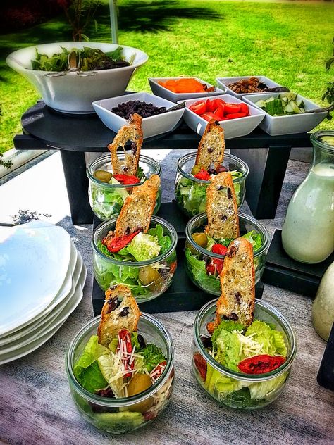 Salad Presentation, Salad Buffet, Lake House Food, Individual Salads, Mini Appetizers, Lake House Food Ideas, Decorações Com Comidas, Catering Ideas Food, Party Food Buffet