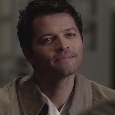 Cas Supernatural, Gabriel Supernatural, Reading Is Fundamental, Supernatural Impala, Dean Castiel, Spn Memes, Castiel Supernatural, Supernatural Wallpaper, Supernatural Pictures