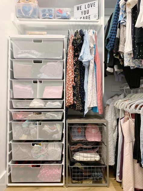 Simply Done: Organized Step-In Closet - Showit Blog Teen Closet Organization, Small Clothes Closet, Dresser Top Organization Ideas, Kids Closet Storage, Dorm Closet Organization, Teen Closet, Girls Closet Organization, Apartment Closet Organization, Dorm Closet