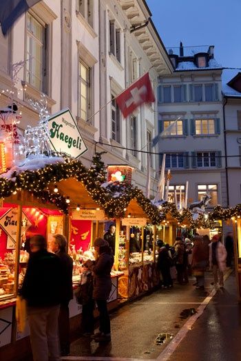 Christmas In Europe, Switzerland Travel, Christmas Travel, Swiss Alps, Christmas Market, Colorful Style, Dream Vacations, Travel Dreams, Great Places