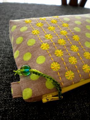 Sashiko Pattern, Diy Sac, Sashiko Embroidery, Dot Fabric, Japanese Embroidery, 자수 디자인, Polka Dot Fabric, Design Guide, Dotted Fabric