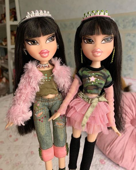 Which one of Jade Princess outfits you like more? 👑  #bratz #bratzprincess #bratzcollector #bratzphotography #dolls #doll #bratzdolls… Jade Bratz Outfits, Outfits Vestido Blanco, Bratz Outfits Inspiration, Estilo Bratz, Outfits Inspiration Aesthetic, Bratz Princess, Jade Bratz, Bratz Jade, Bratz Outfits