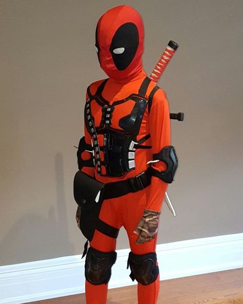 DIY Deadpool Costume | Your Costume Idea for Halloween, Mardi Gras and Carnival Deadpool Kids Costume, Diy Deadpool Costume, Deadpool Swords, Kids Deadpool Costume, Deadpool Halloween Costume, Deadpool Outfit, Combat Gloves, Army Belt, Kids Spiderman Costume