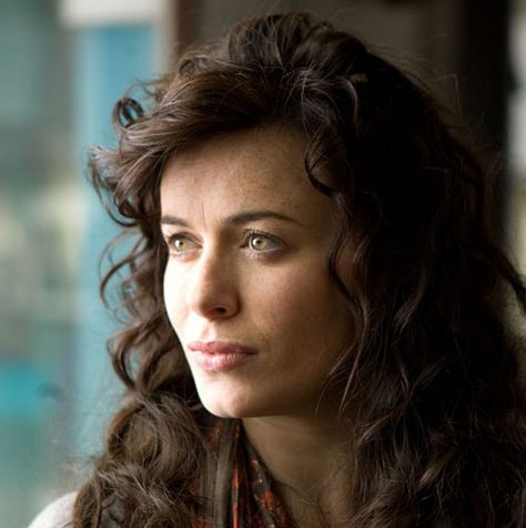 Eve Myles, Richard James, Irish Women, Female Character Inspiration, Girls Characters, Dark Hair, Brown Hair, The Well, Character Inspiration