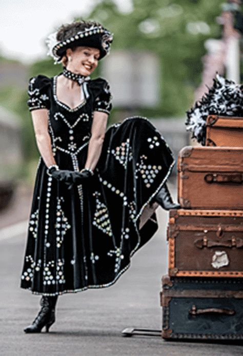 "My Fair Lady" inspiration - Pearly Queen Pearly Kings And Queens, King And Queen Costume, Pearly Queen, Button Clothes, Decades Fashion, White Costume, Frock And Frill, Upcycle Clothes Diy, Button Fashion