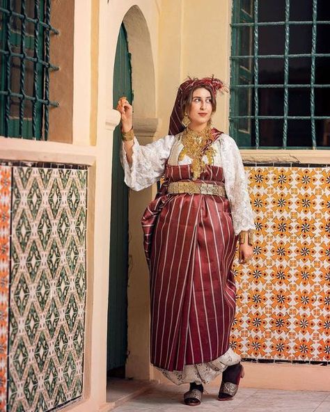 (3) Traditional Libyan clothing 🌟... - The beautiful side of Libya | Facebook Libyan Traditional Clothing, Libyan Aesthetic, Libyan Clothing, Libyan Culture, African Aesthetic, Package Branding, Cultural Clothing, Arabian Night, Africa Destinations