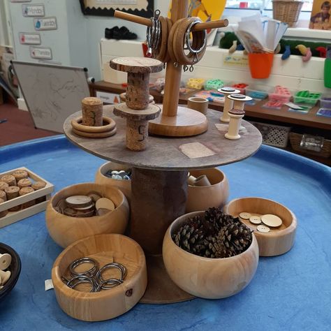 Loose Parts Eyfs Area, Loose Parts Area, Loose Parts Storage, Arts Preschool, Investigation Area, Tableware Ideas, Rustic Decor Ideas, Coastal Plants, Table Activities