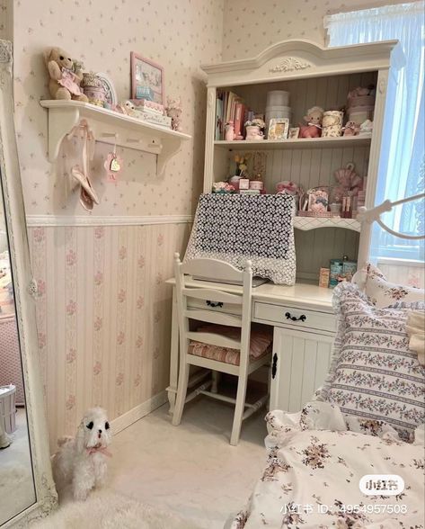 Dream Desk, Home Stairs Design, Dreams Beds, Girly Room, Vintage Room, Room Design Bedroom, Dream Apartment, Bedroom Inspo, Room Ideas Bedroom