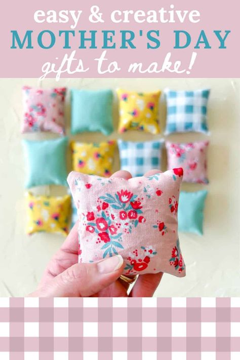 Click through for this round-up of CUTE, handmade gift ideas for Mother's Day. Your mom and MIL will love any one of these DIY gifts, and they are all easy to make. Save it for later! Mothersday Gifts Diy, Homemade Gifts For Mom, Creative Mother's Day Gifts, Diy Gifts For Mothers, Ideas For Mother's Day, Homemade Mothers Day Gifts, Diy Sewing Gifts, Handmade Gift Ideas, Diy Gifts For Mom