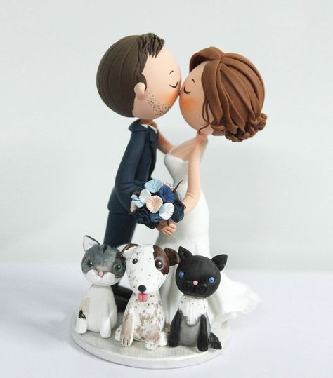 Customized Cake, Bride And Groom Cake Toppers, Wedding Cake Toppers Unique, Unique Cake Toppers, Fondant Tutorial, Custom Wedding Cake Toppers, Baby Birthday Cakes, Wedding Pets, Cardboard Art