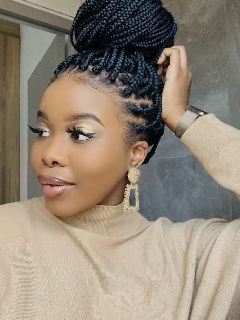 Small Box Braids Updo, Large Knotless Braids Hairstyles Updo, Braids Updo For Black Women Up Dos, Box Braids Hairstyles Medium, Braid Hair Dos, Box Braids Updo, Braids Updo, Bob Braids Hairstyles, Stylish Naija