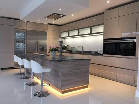 Design Interior Modern, Modern Kitchen Design Ideas, Interior Design Minimalist, Desain Pantry, Kitchen Design Color, Dream Kitchens Design, Kitchen Farmhouse, Luxury Kitchen Design, Modern Kitchen Design Luxury