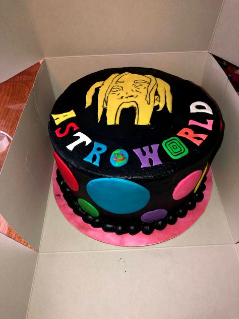 Very colorful cake with detaiñs in fondant Travis Scott Birthday Cake, Travis Scott Cake, Rapper Birthday Cake, Ovo Cake Drake, Pound Cake Drake, Astro World Travis Scott, Meme Birthday Cake Funny, Happy 15th Birthday, King Birthday