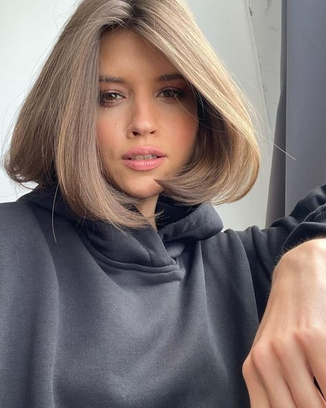 Airy Hair, Airy Styles, Latest Short Haircuts, Bob Haircut For Fine Hair, Short Bob Haircuts, Haircuts For Fine Hair, New Haircuts, Long Bob, Cool Haircuts