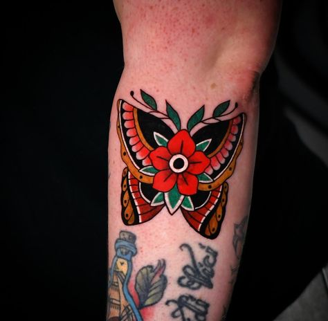 My first full color old school butterfly!! Loving the vibrant colors!!! #tattooapprentice #tattooapprenticeship #apprentice #apprenticetattoo #oldschool #oldschooltattoo #colortattoo #butterflytattoo #traditionaltattoo Tattoo Cover Up Ideas Sleeve, Americana Butterfly Tattoo, Non Traditional Butterfly Tattoo, Aztec Butterfly Tattoo, Butterfly Tattoo Neo Traditional, Butterfly Tattoo American Traditional, Neo Traditional Butterfly Tattoo, Neo Traditional Butterfly, Traditional Tattoo Butterfly