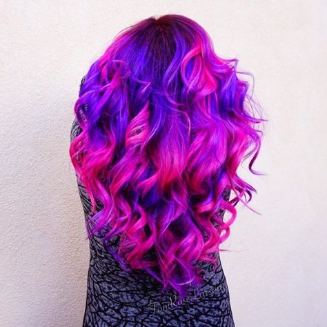 Pink And Purple Hair, Hair Colour Ideas, Trendy We Fryzurach, Brunette Medium, Sunset Hair, Blue Ombre Hair, Bold Hair Color, Cute Hair Colors, Neon Hair