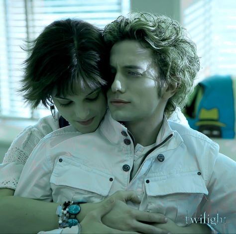 Cullen Aesthetic, Alice Wallpaper, Jasper Twilight, Ian E Nina, Twilight Pics, Alice Twilight, Alice And Jasper, Persona 2, Jasper Hale