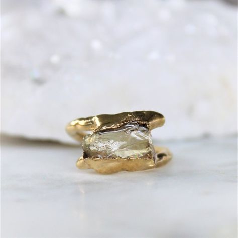 Sunstone Ring, Schmuck Gold, Oregon Sunstone, Rough Jewelry, Raw Gemstone Jewelry, Organic Jewelry, Gold Rings Fashion, Gold Gemstone Ring, Girly Jewelry