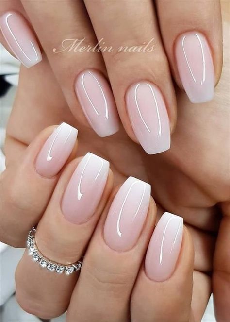 Trendy French Nails, French Nails Design, Monochrome Nails, Ombre French Tips, Short French Nails, Ombre Nails Glitter, Nude Nail Designs, Spring Nail Designs, Short Square Nails